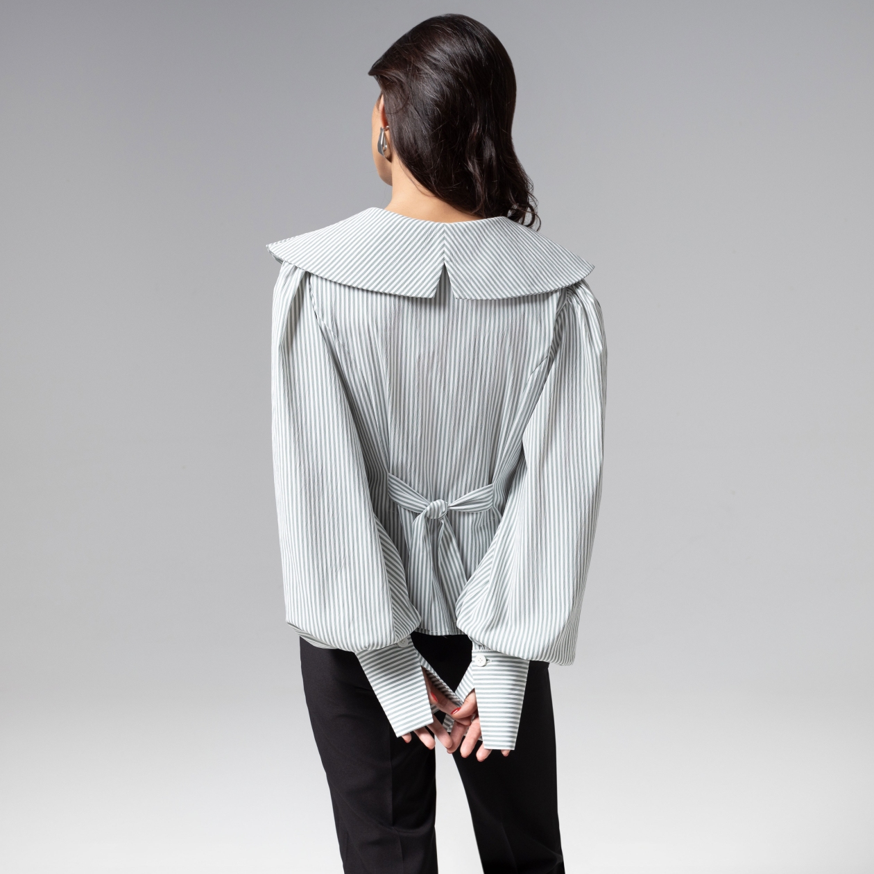 Ст.цена 2390р. Блуза приталенного силуэта, Кутюр в голове