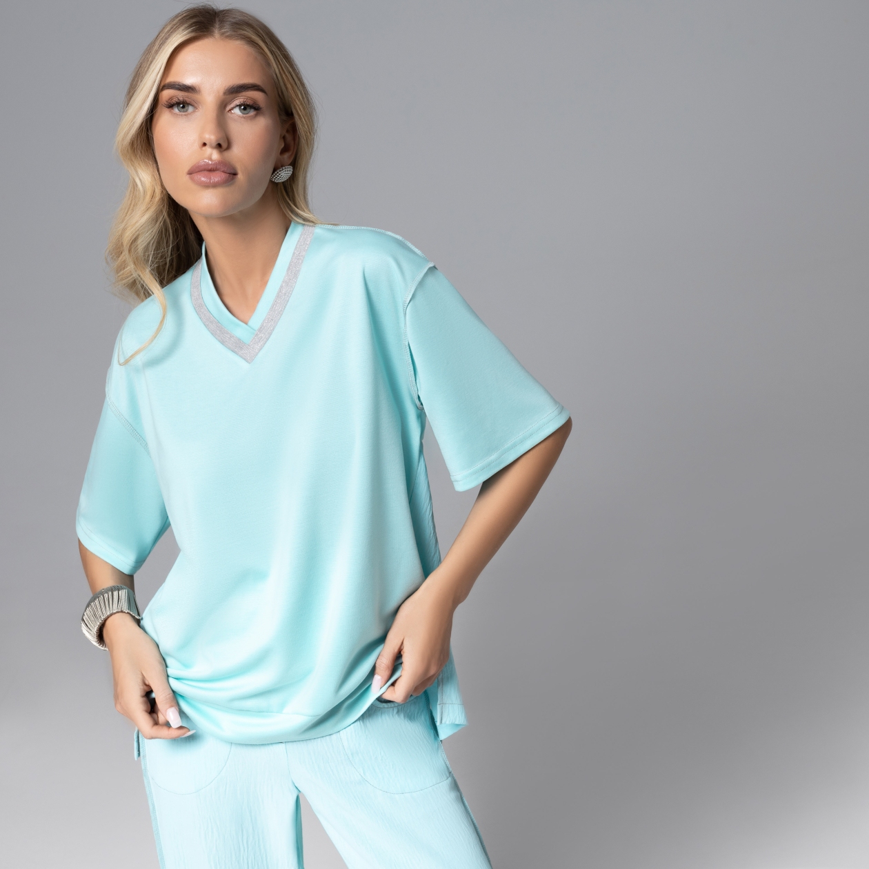 Ст.цена 2390р. Футболка со швами наружу, Элегантность в движении