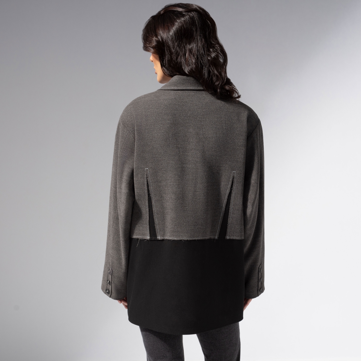 Ст.цена 3990р. Жакет с контрастными швами, Решительный ход