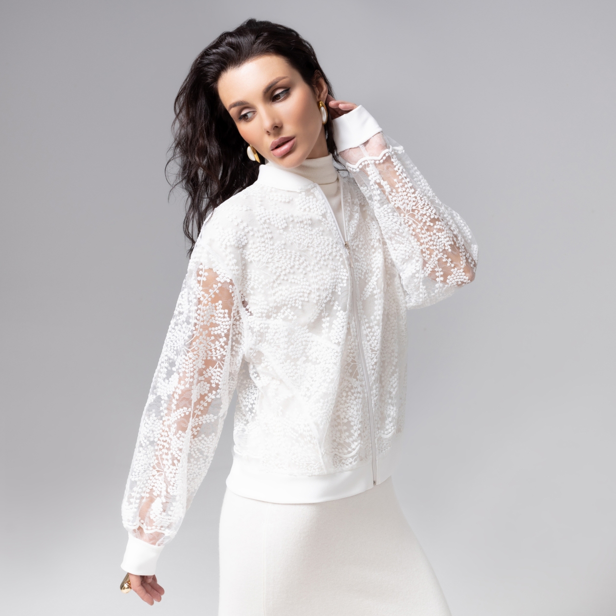 Ст.цена 2750р. Бомбер кружевной с вышивкой, Секрет смелости (белоснежный)