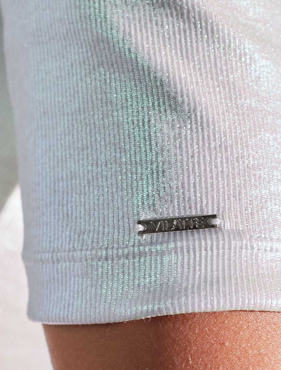 Футболка облегающая из хлопка в рубчик с U вырезом и матовым покрытием металлик D49.120 перламутровый