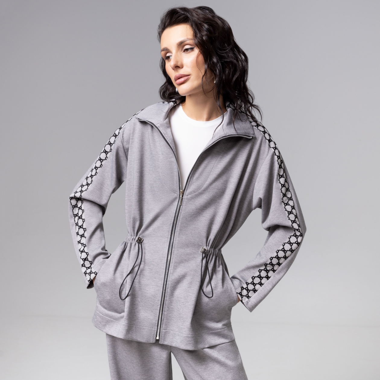 Ст.цена 2590р. Парка на кулиске, Свобода движений (серая)