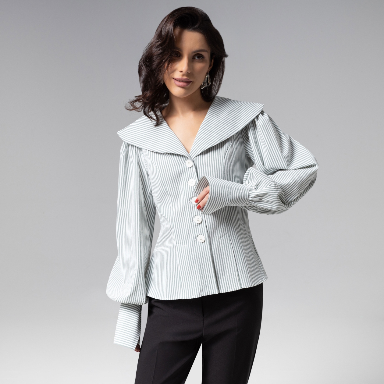 Ст.цена 2390р. Блуза приталенного силуэта, Кутюр в голове