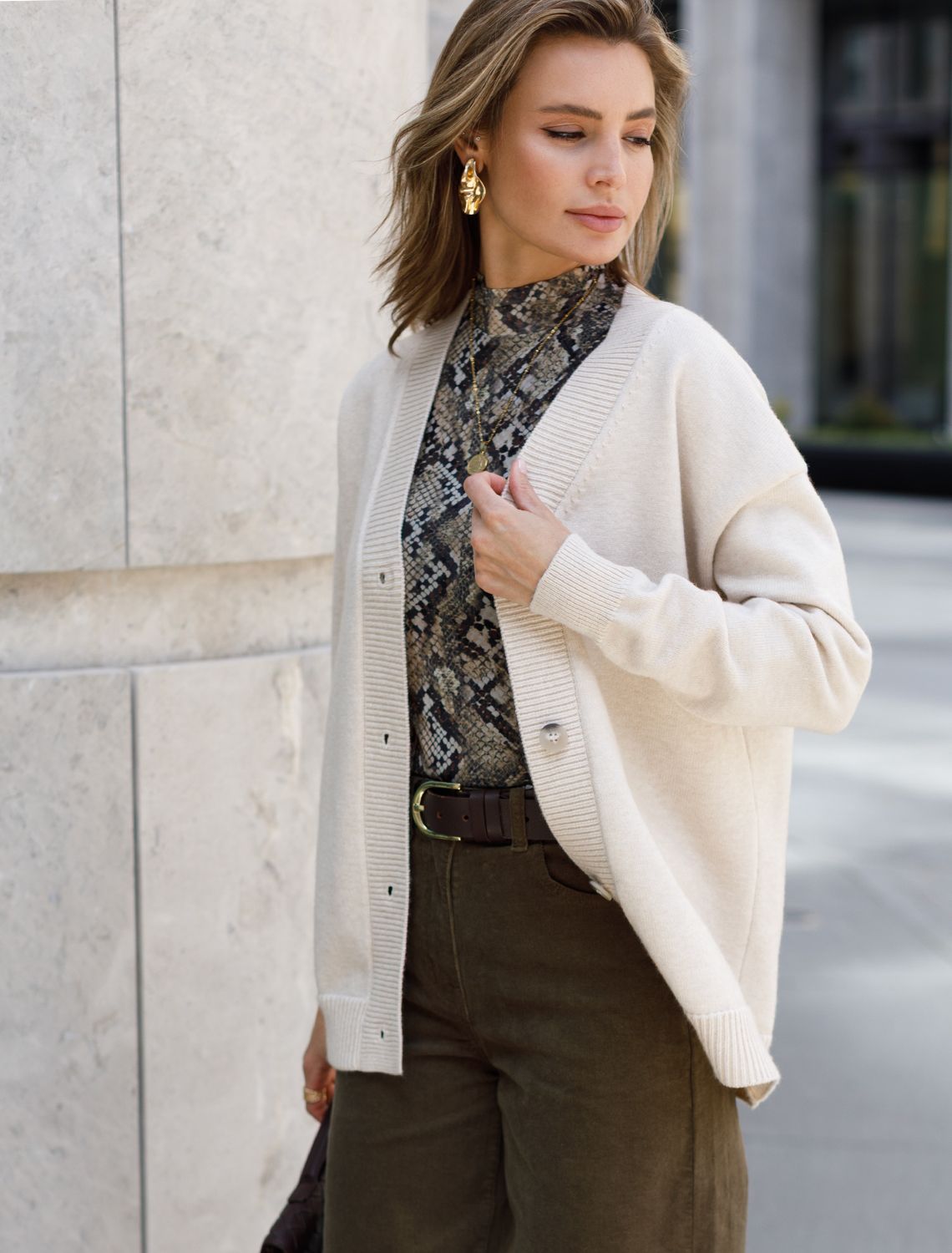 Ст.цена 2690р Кардиган из пряжи с кашемиром D31.147 овсяный меланж