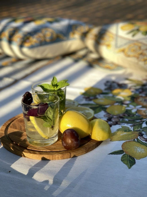 Фруктовое ассорти голубой бордюр Скатерть 140х240 см 2101383