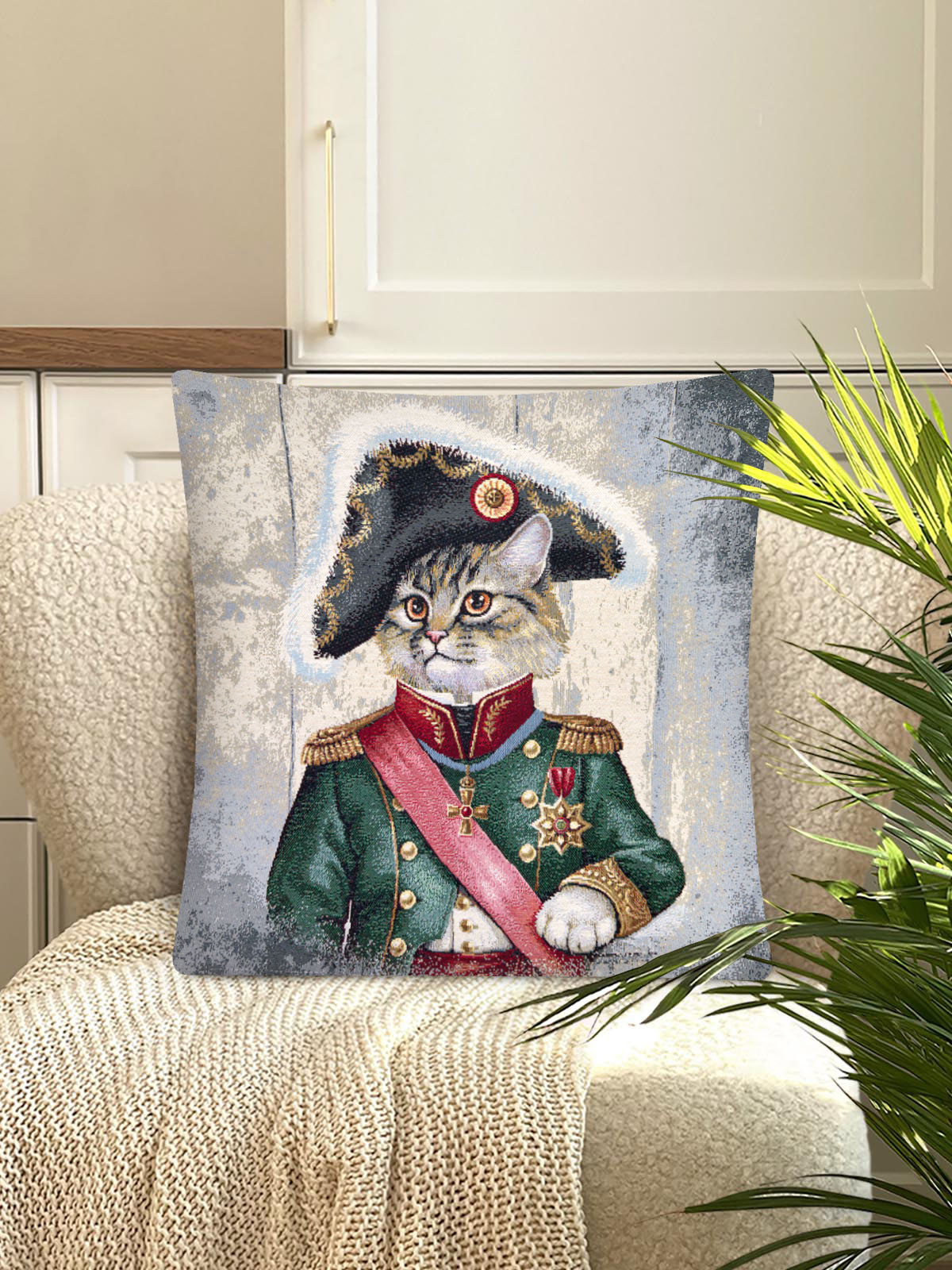 Кот Наполеон Наволочка 45х45 см 2101256