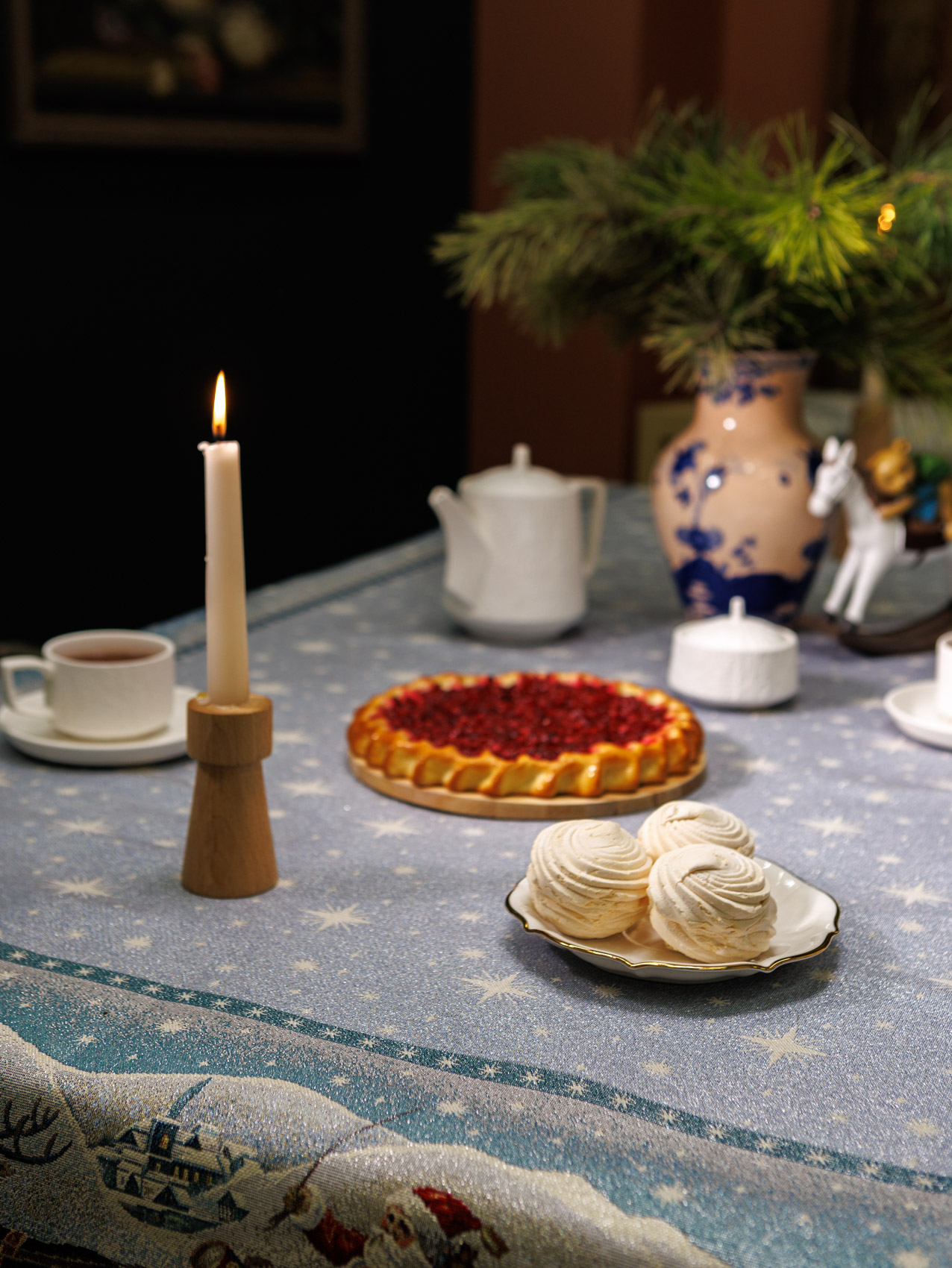 Новогодние подарки Скатерть 140х140 см 2100229