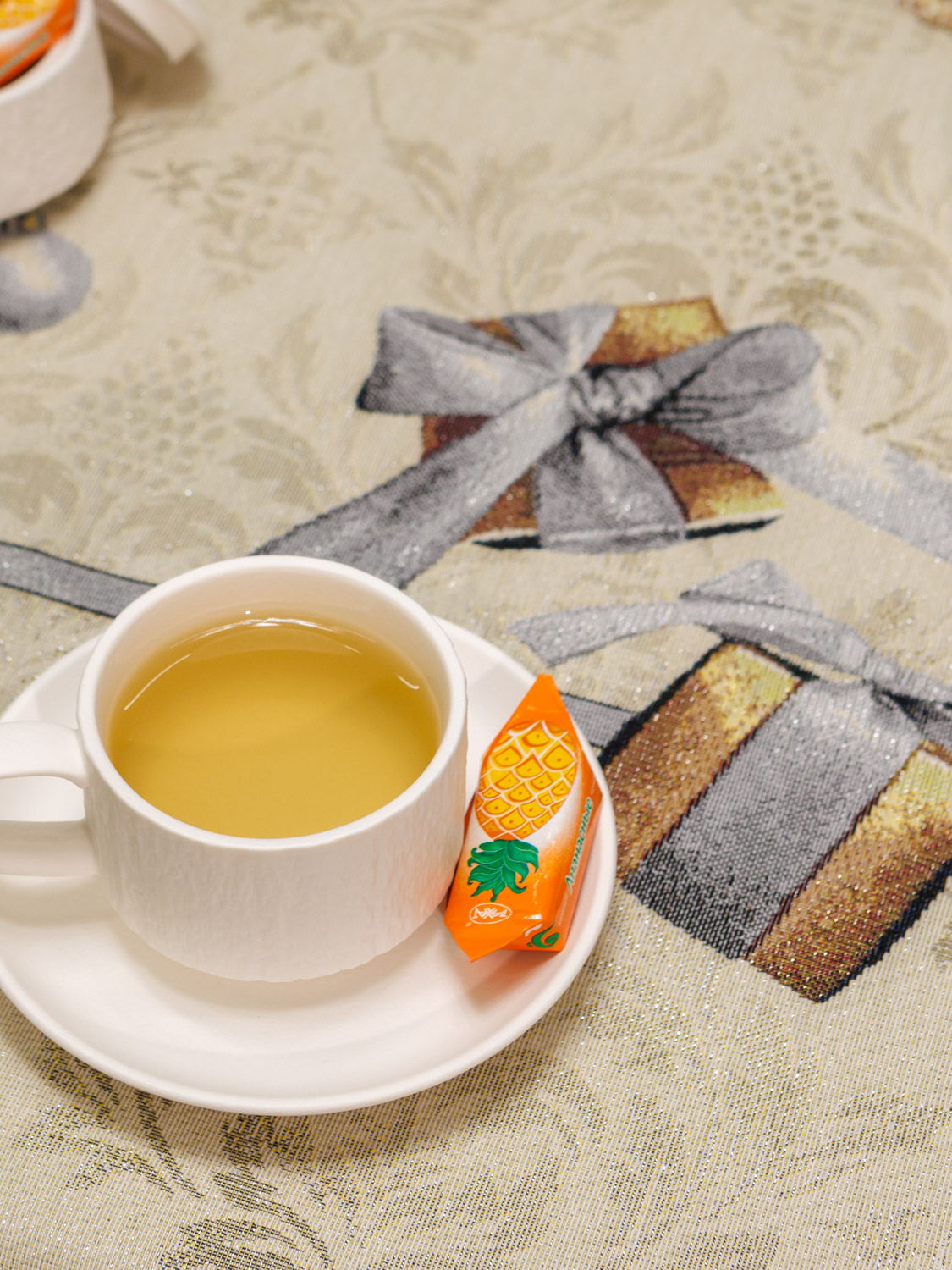 Волшебство Рождества серебро Скатерть 140х240 см 2311574