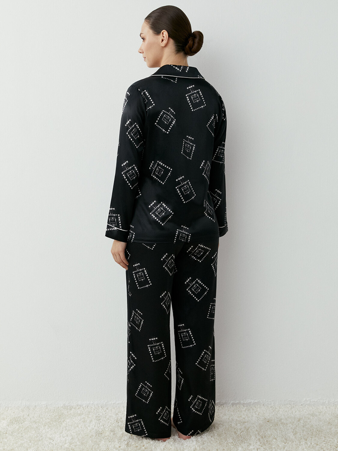 ст. цена2866руб.! Omsa Пижама OmD 0232D LOVE Пижама принт. жен. (Рубашка+Брюки прямые), PLNero/Multicolor (Мультиколор)