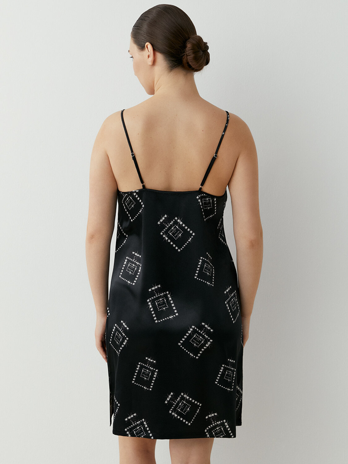 ст. цена1666руб.! Omsa Сорочка OmD 0111D LOVE Сорочка принт. жен. (на узких бретелях принт), PLNero/Multicolor (Мультиколор)