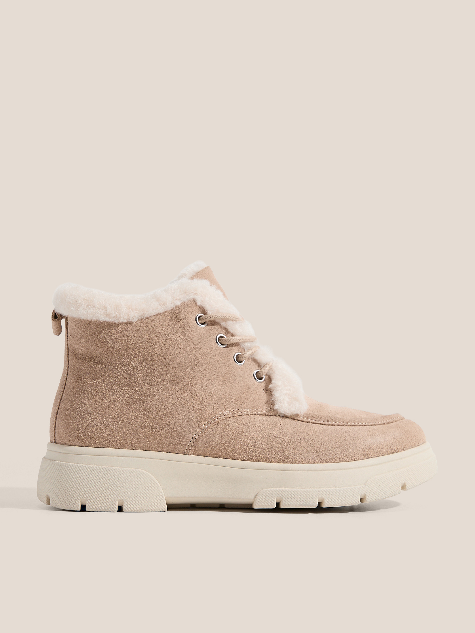 9120 р. 16000 р. Женские ботинки CAPRICE DENISE