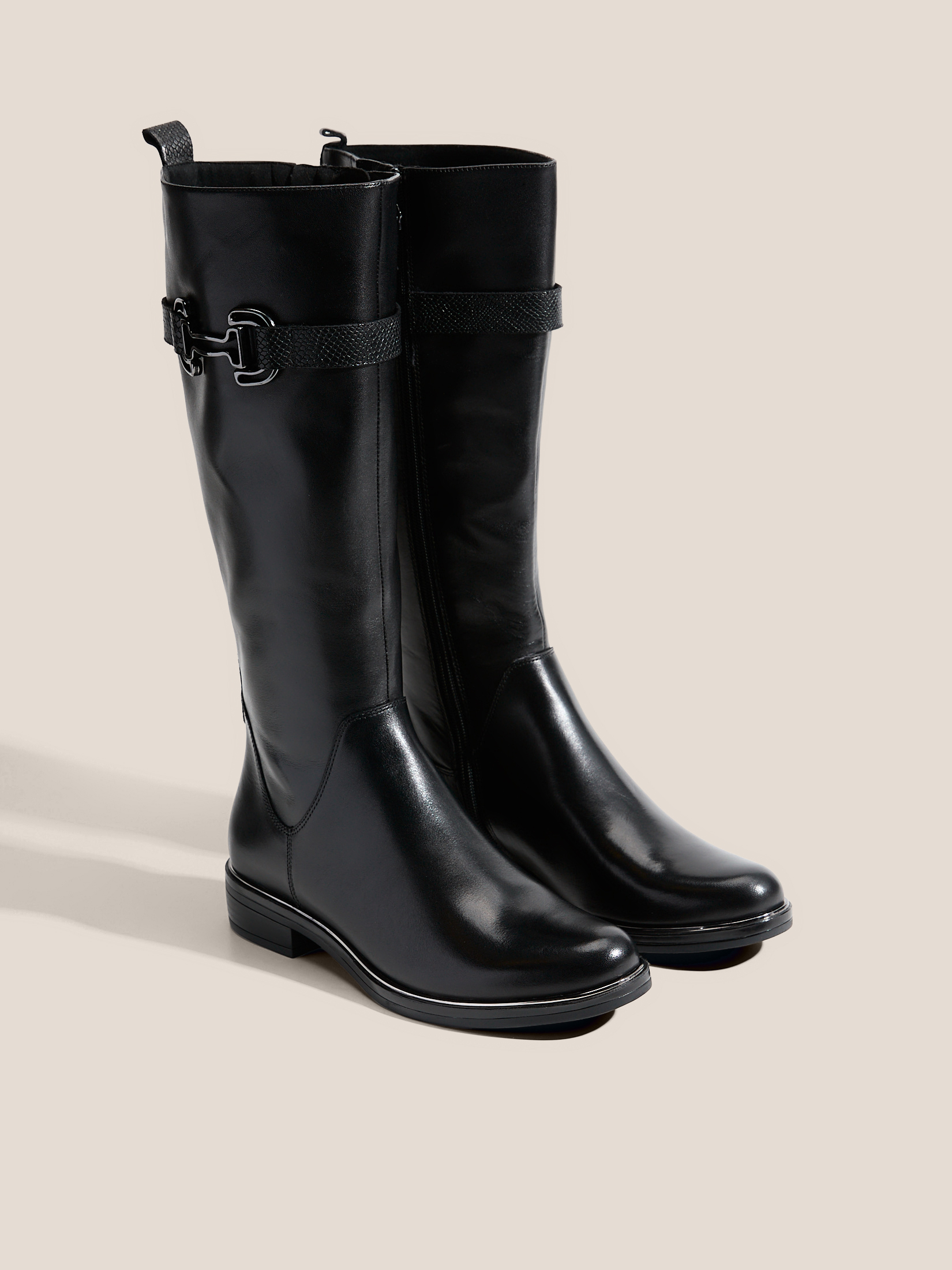 11400 р. <s>20000 р. Женские сапоги CAPRICE KANIA