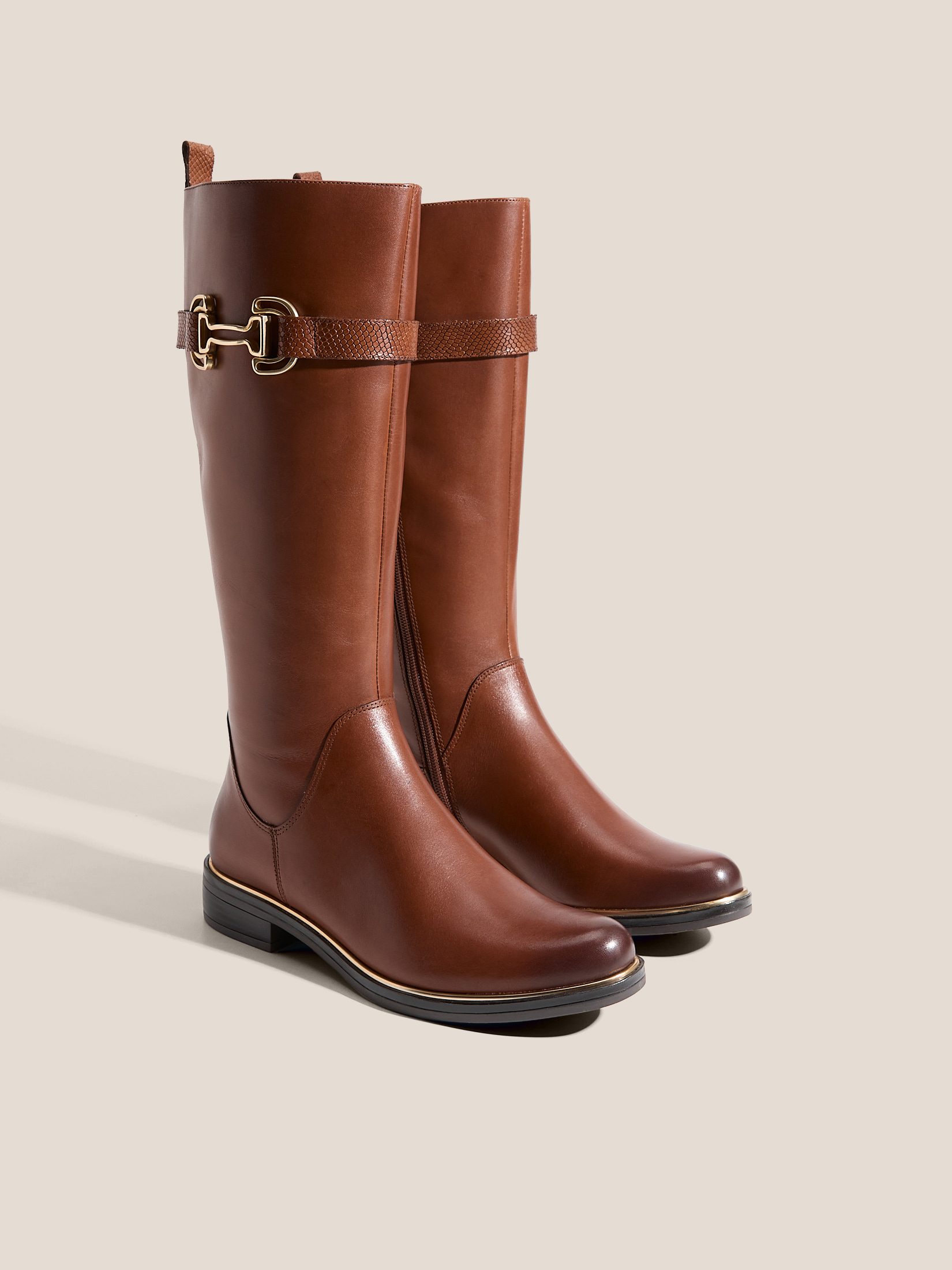 11400 р. <s>20000 р. Женские сапоги CAPRICE KANIA