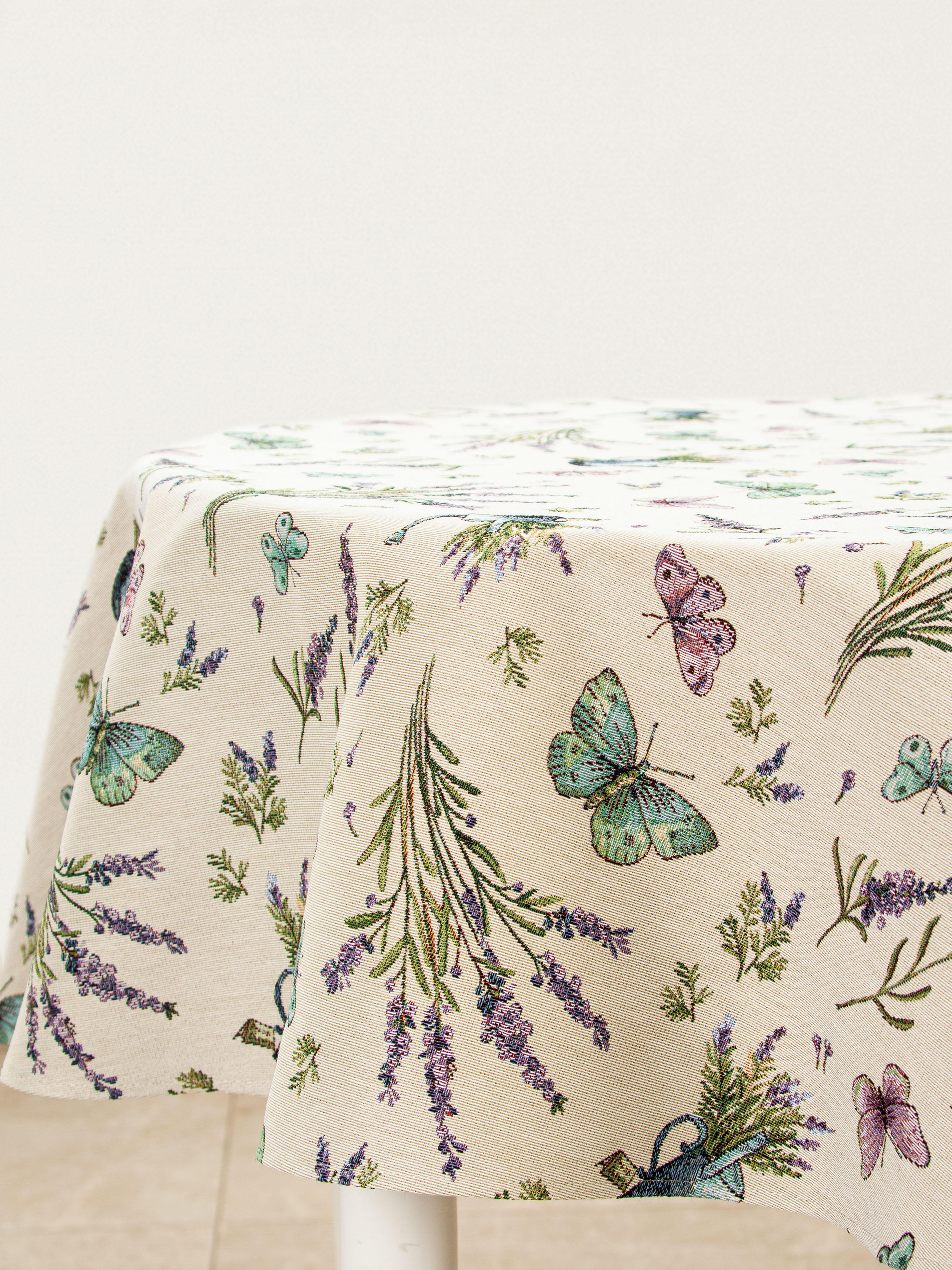 Лаванда бабочки Скатерть круг д160 см н/р 05365