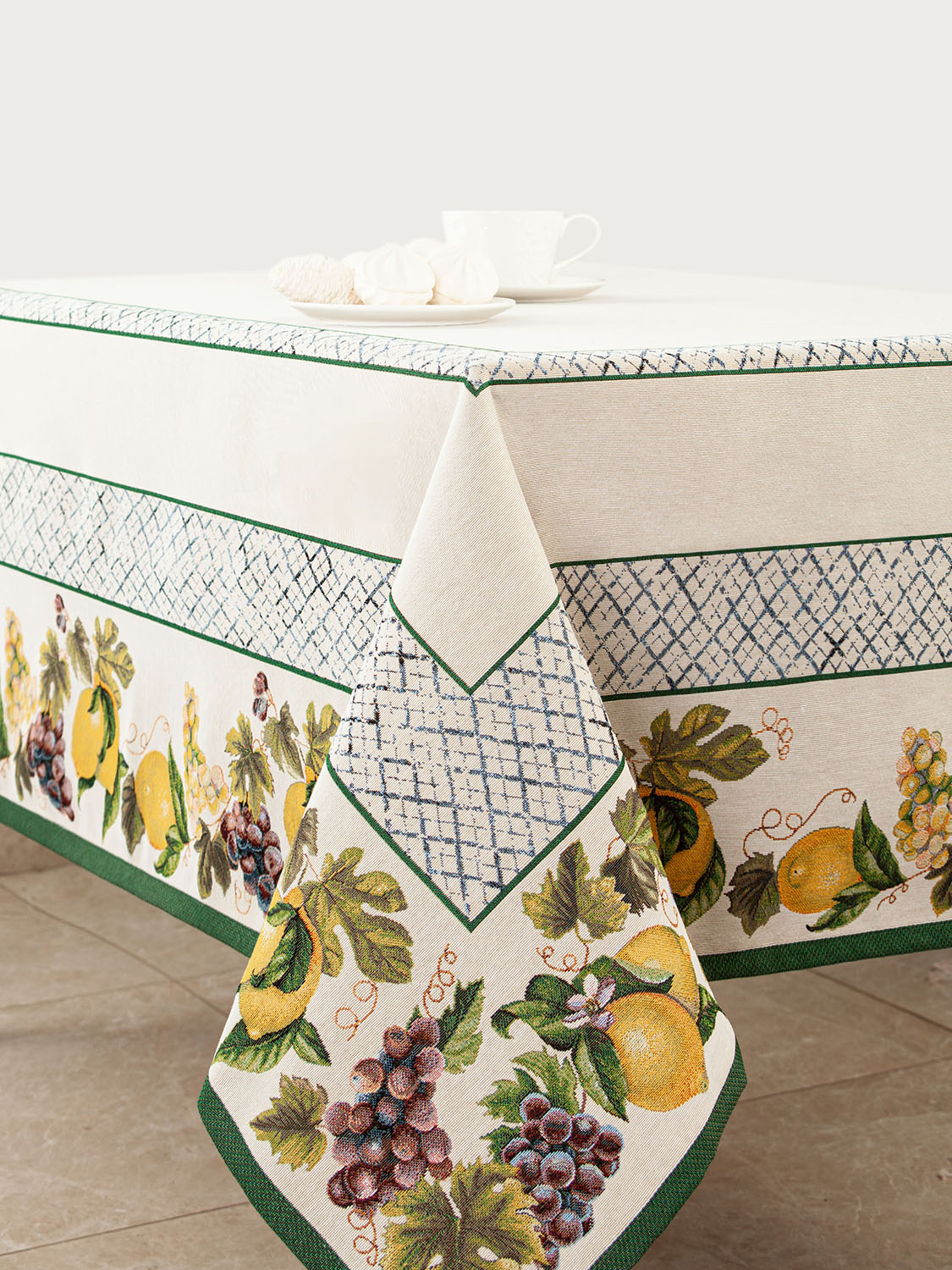 Жюра Виноград и лимоны зеленый бордюр Скатерть 165х360 см 2107931