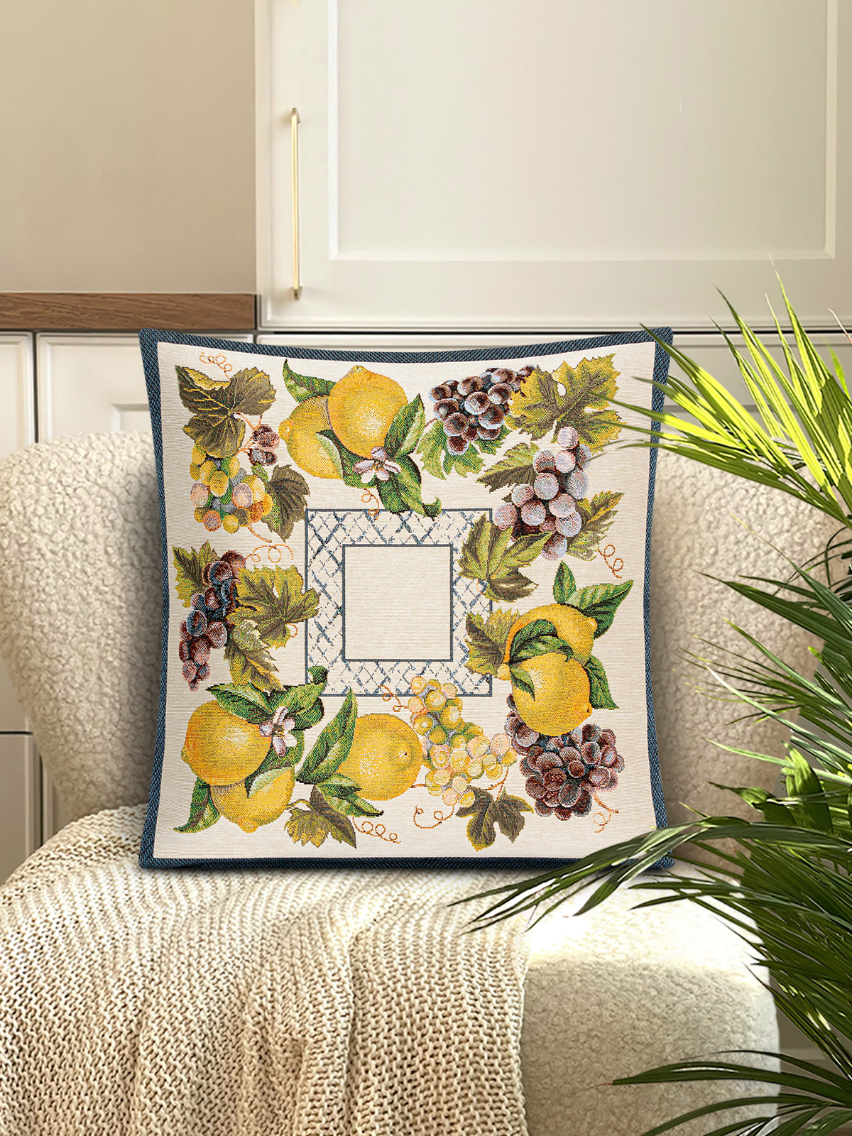 Жюра Виноград и лимоны синий бордюр Наволочка 45х45 см 2108788