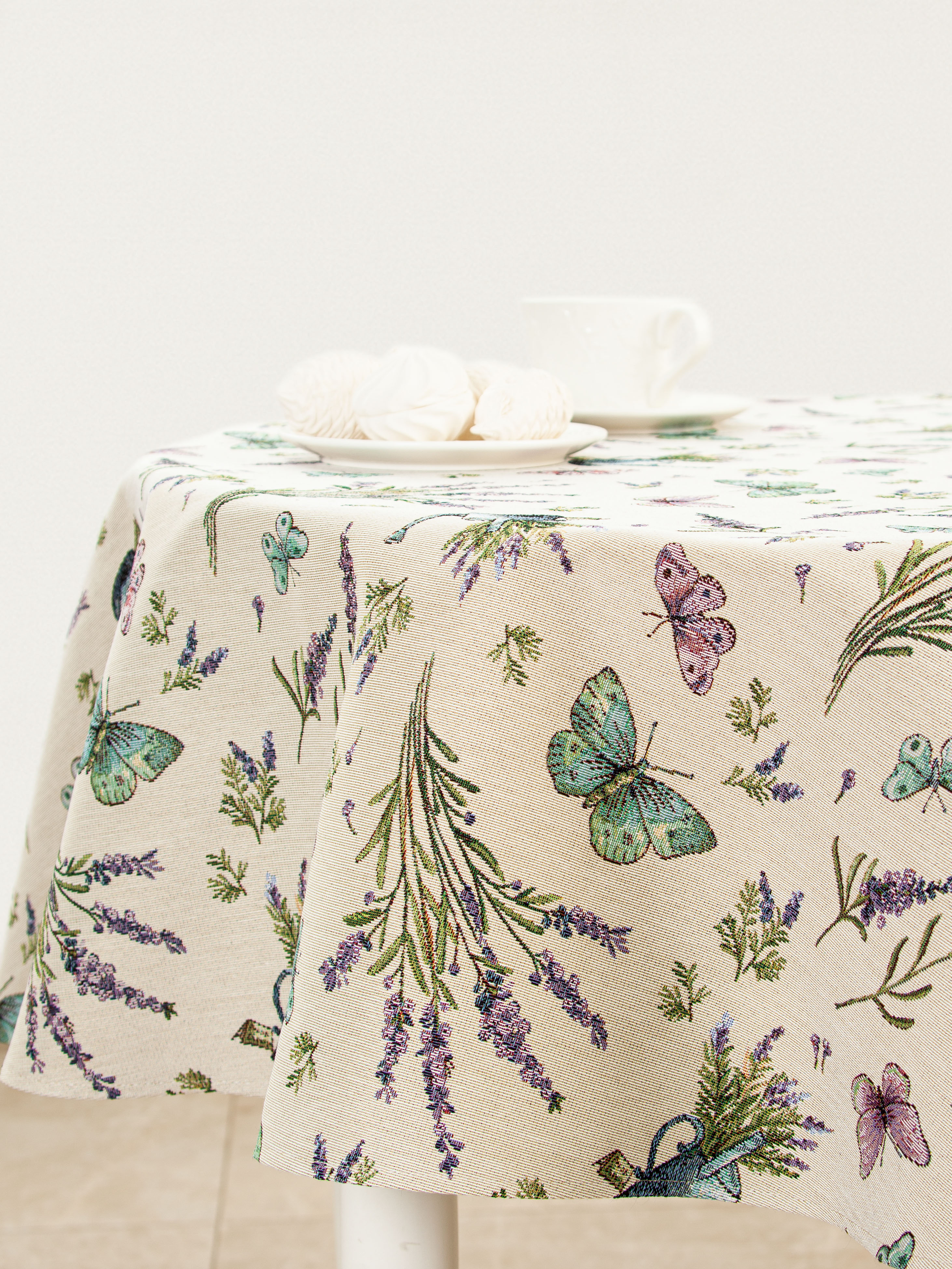Лаванда бабочки Скатерть круг д160 см н/р 05365