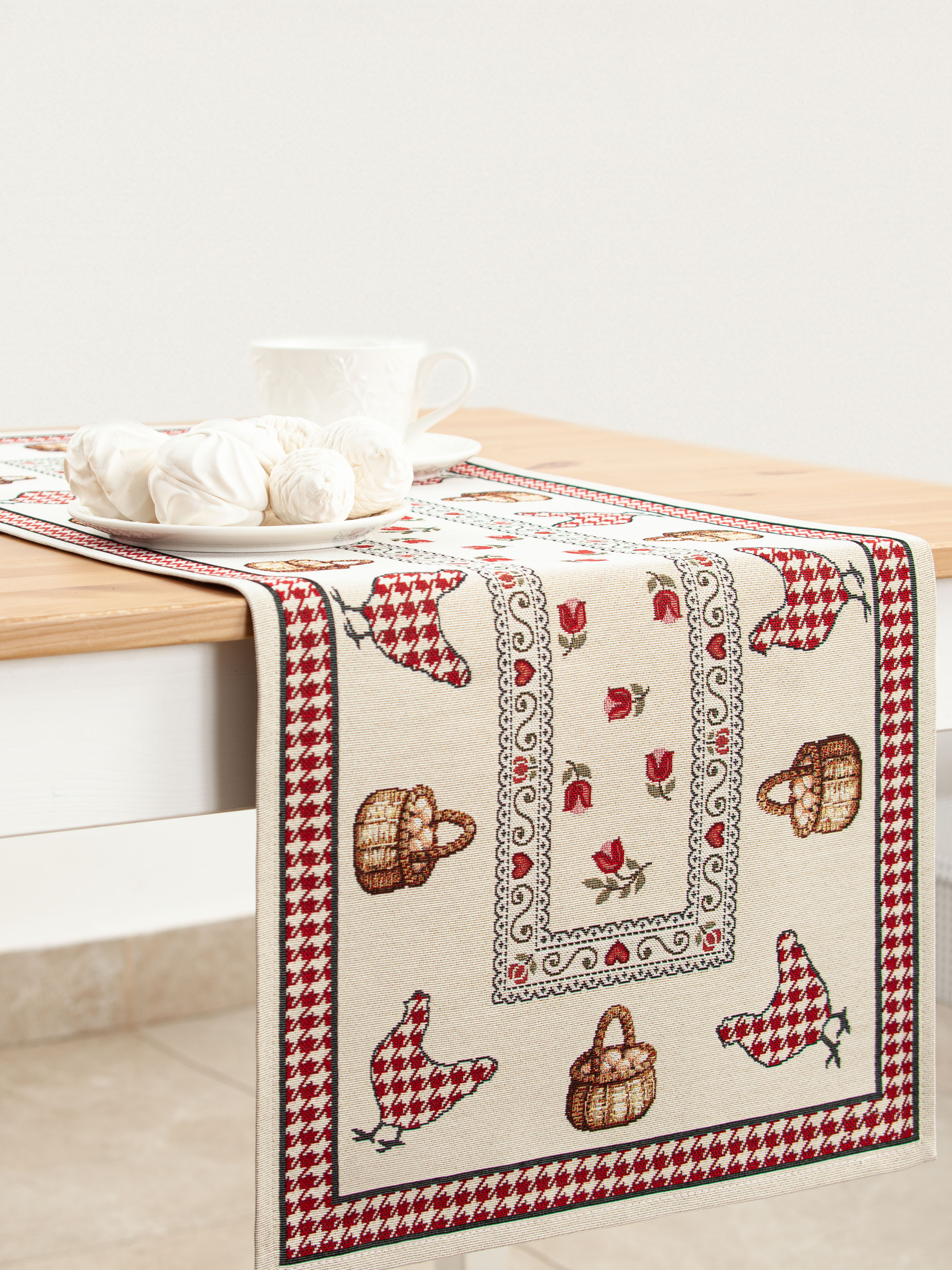Петушки и курочки красный бордюр Салфетка 40х100 см 2100660