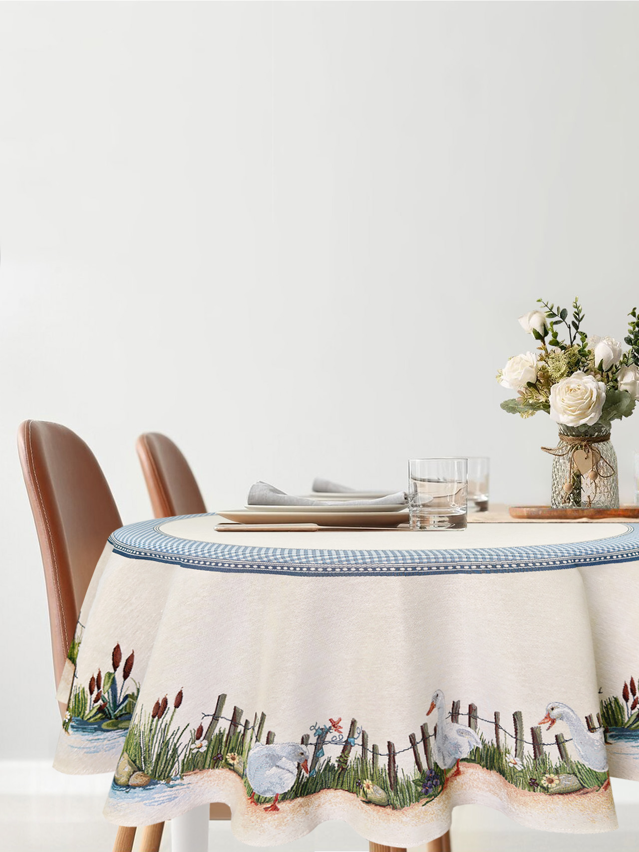 Веселые гуси Скатерть овал 160х250 см 2518904 New