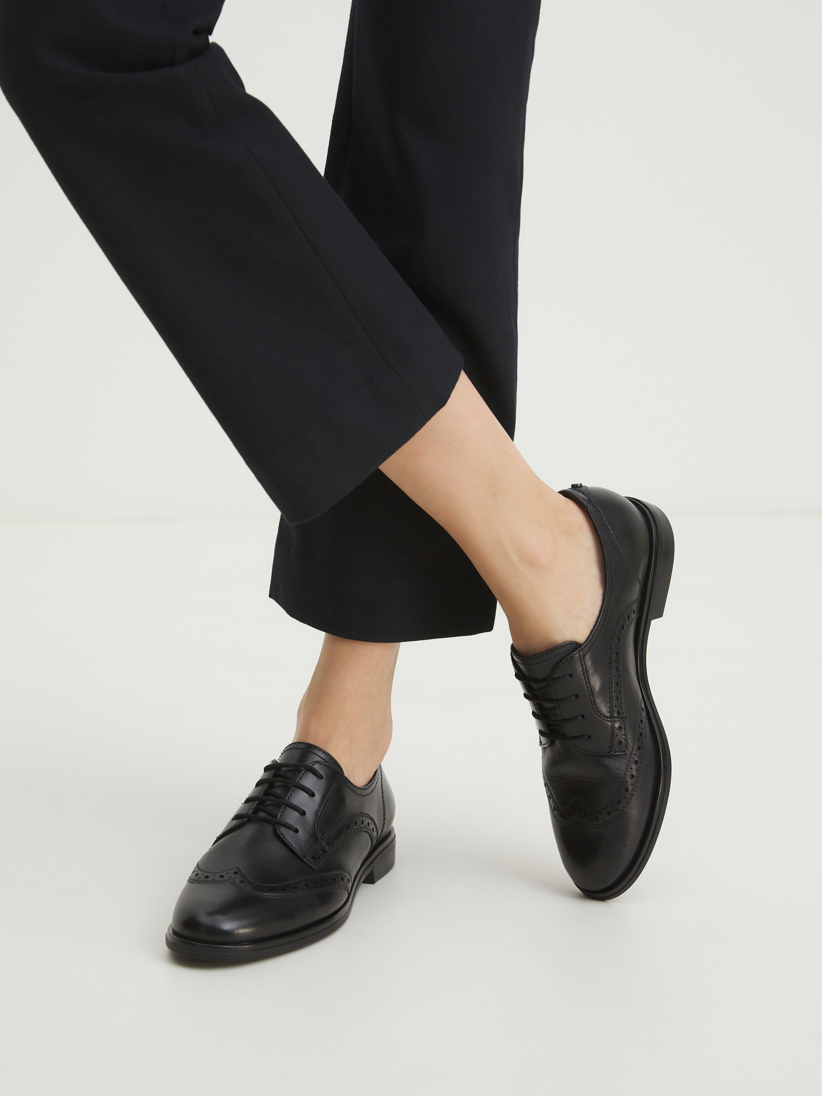 7140 р. 12750 р. Женские броги TAMARIS MELIKA