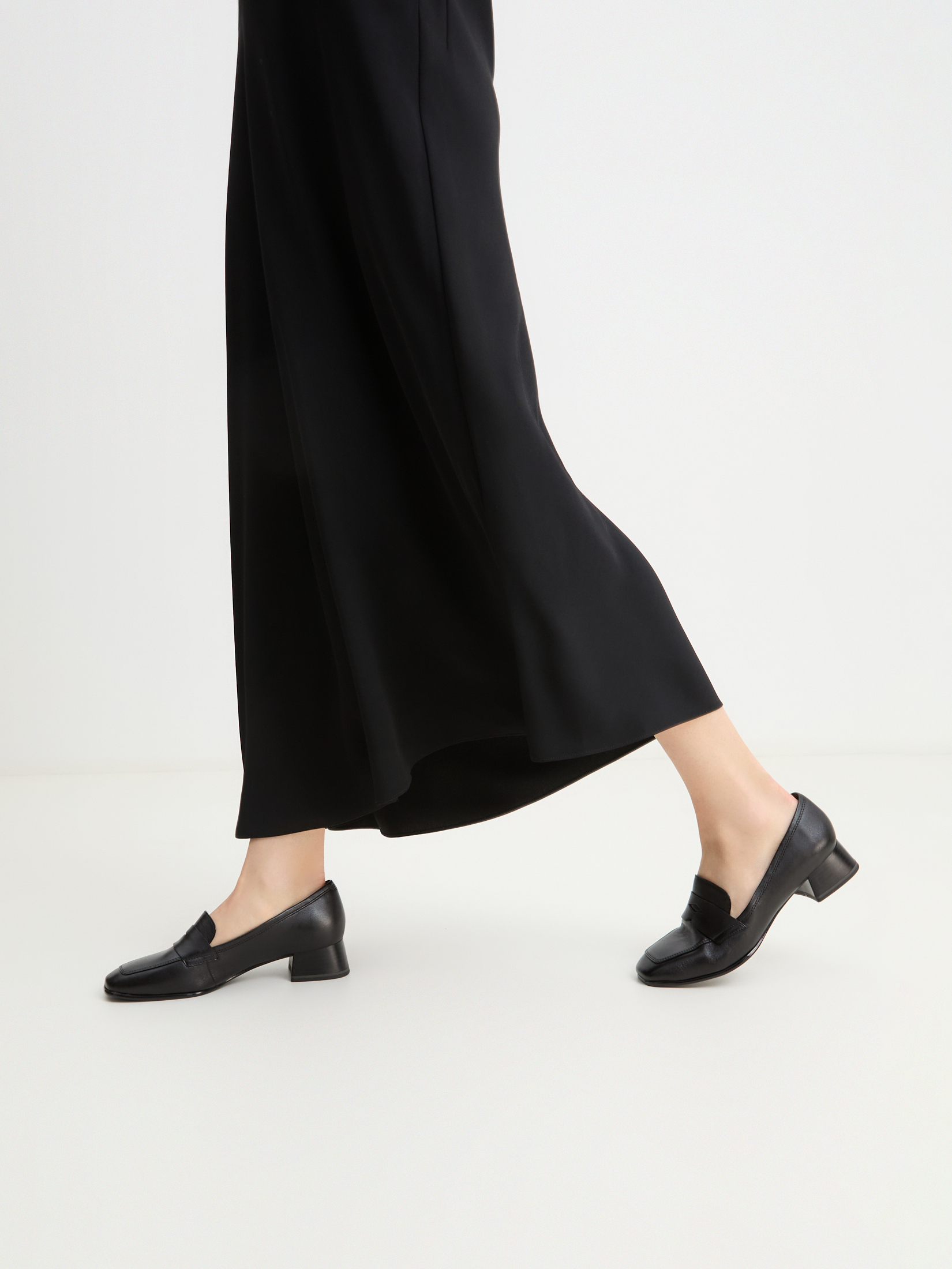 6555 р. 11500 р. Женские туфли TAMARIS ALMIRA