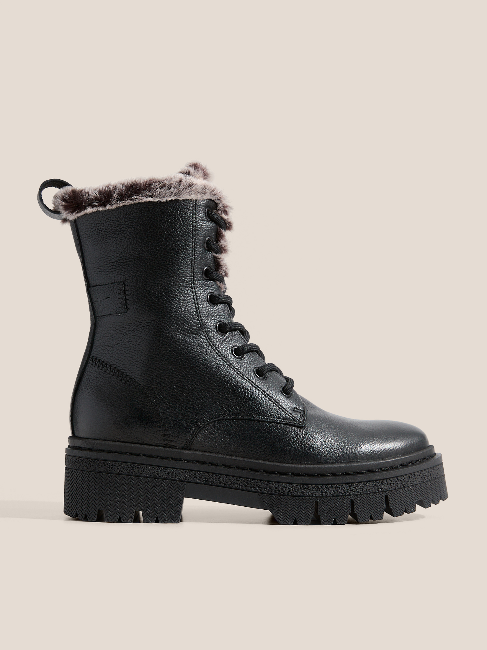 9800 р. 17500 р. Женские ботинки TAMARIS MARISOLE