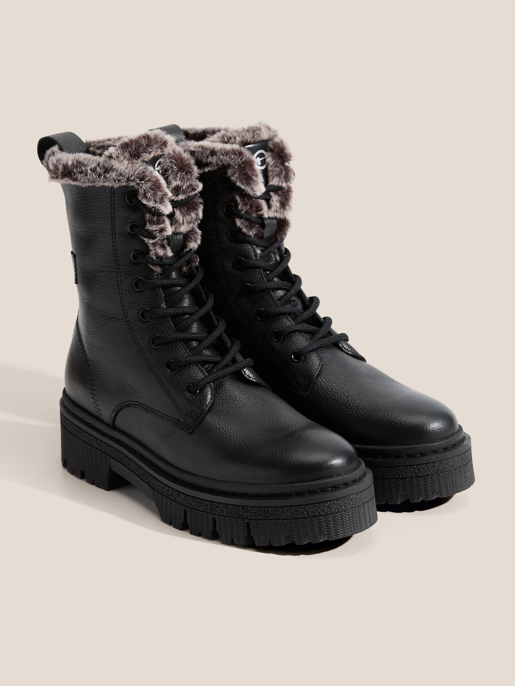 9800 р. 17500 р. Женские ботинки TAMARIS MARISOLE