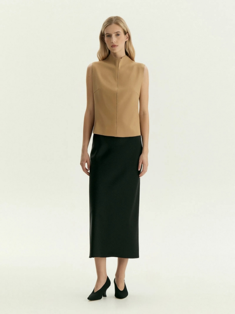 Однотонная блузка ,
60% вискоза, 37% полиэстер, 3% эластан ,