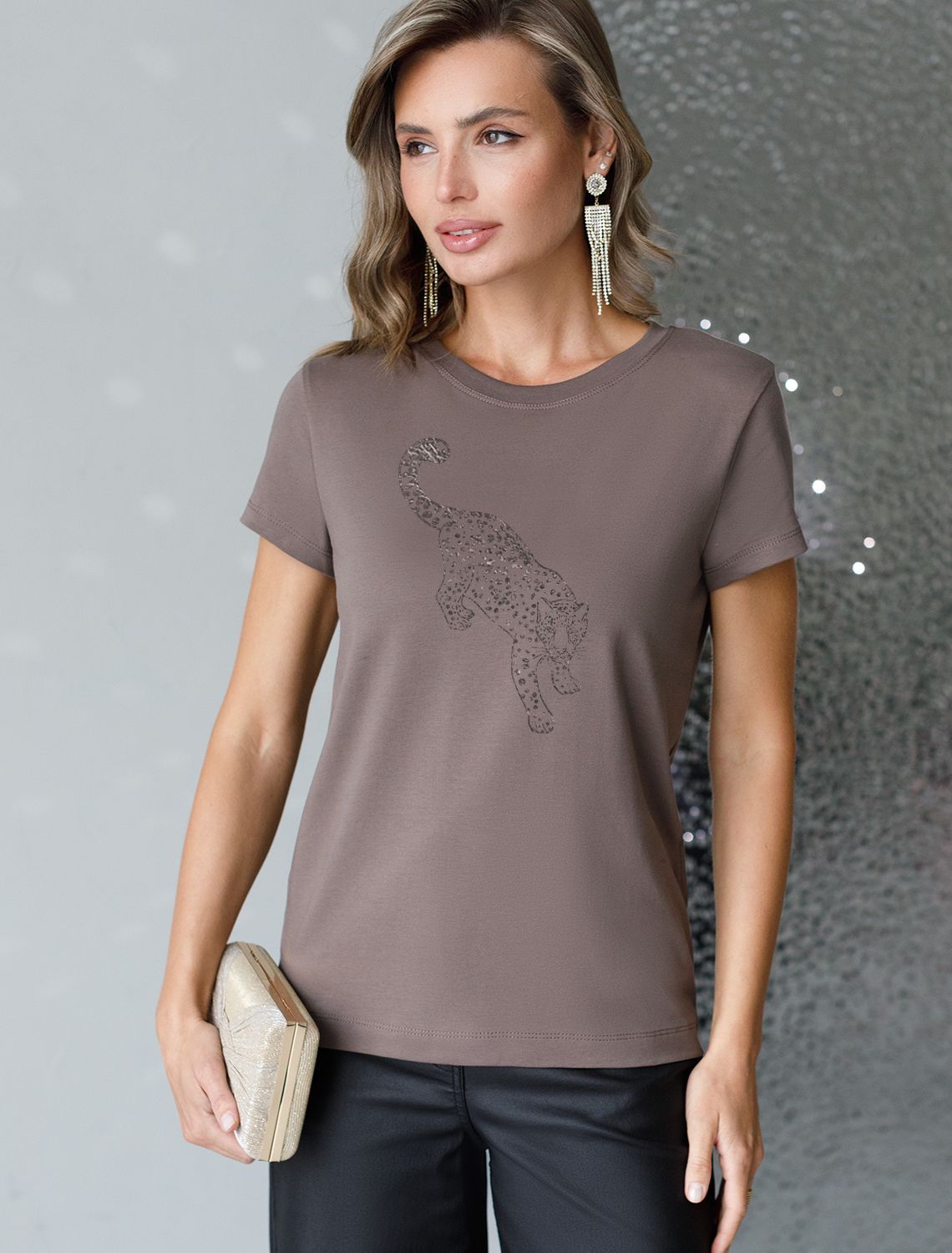 Нарядная футболка с принтом фольгой из премиального хлопка с эластаном