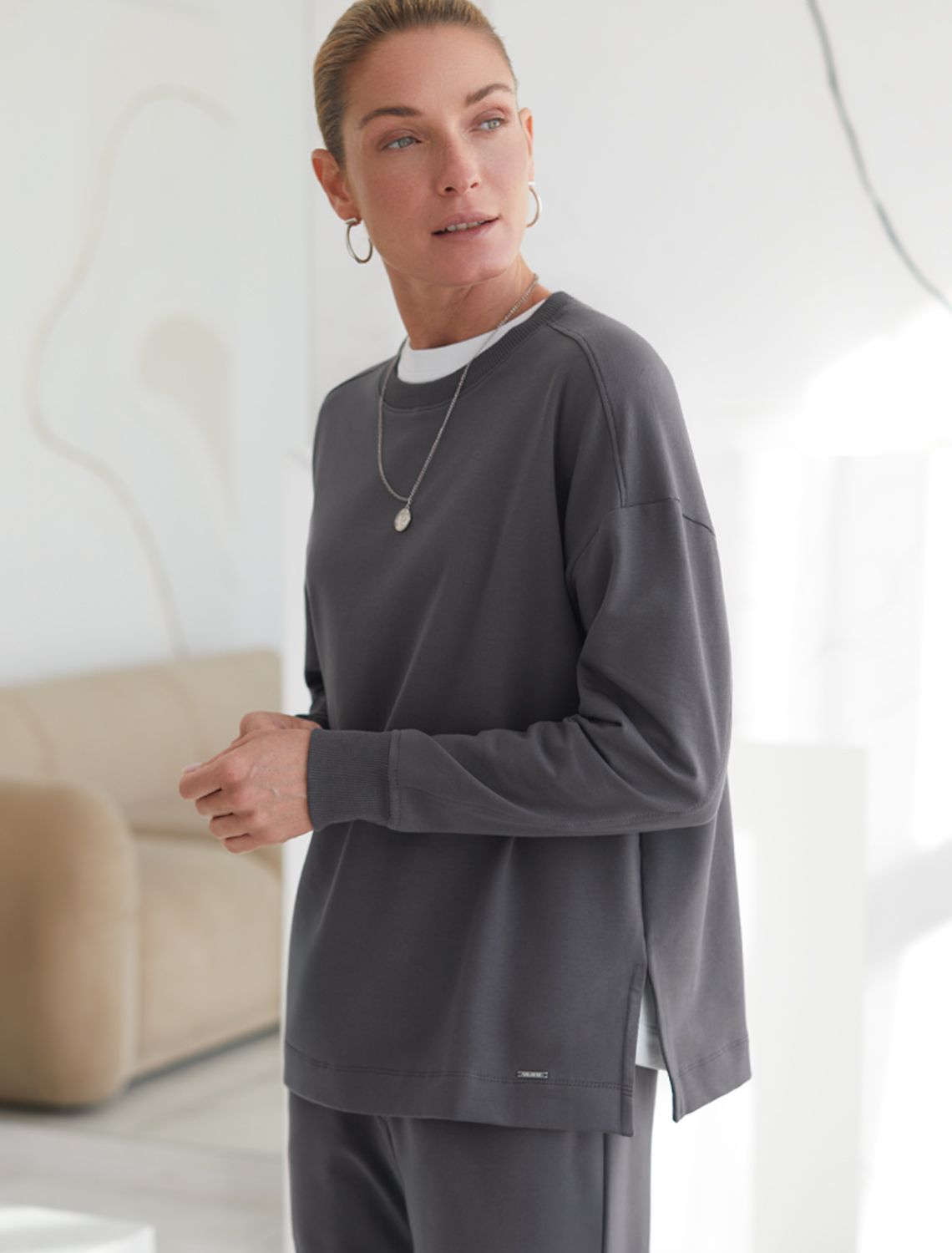 Джемпер из облегченного футера с эластаном