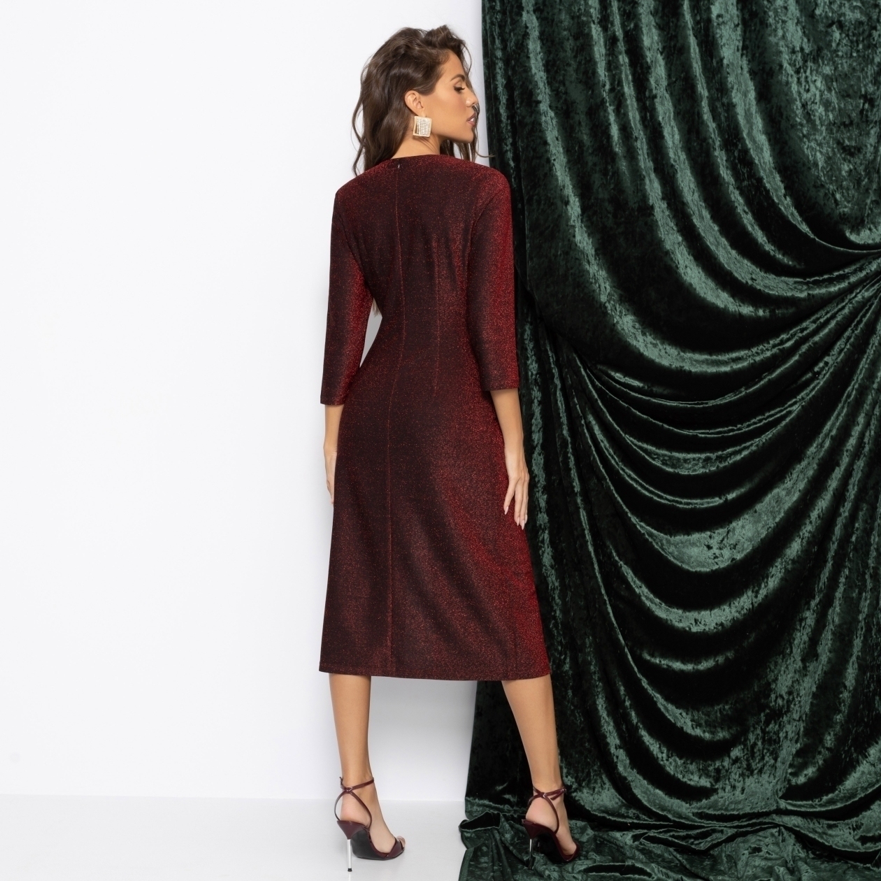 Платье с люрексом, Любовный расклад (страстный роман)