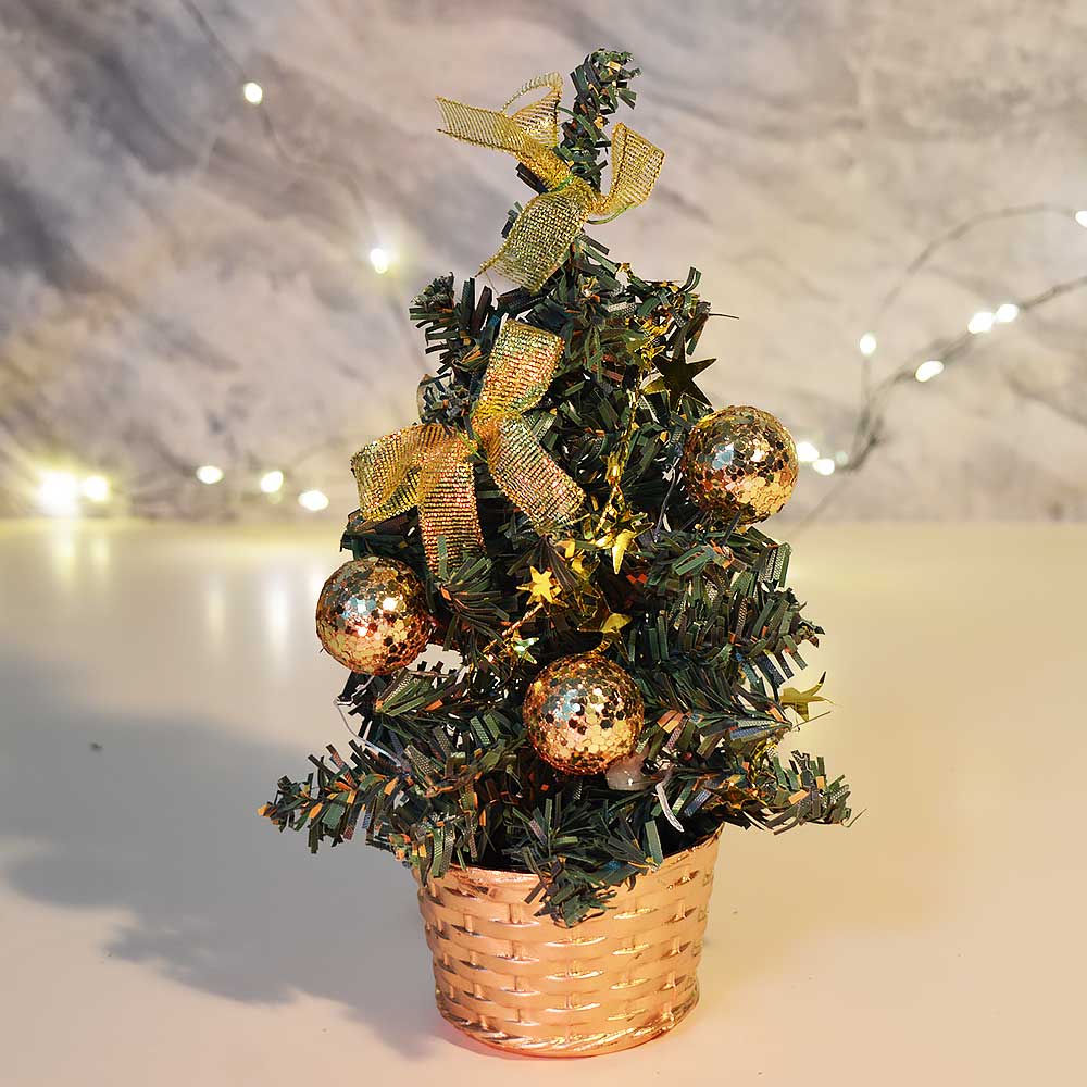 Елка настольная 20см в золотистой корзинке, украшение: бант, шар с паетками, МВ-19В0803М