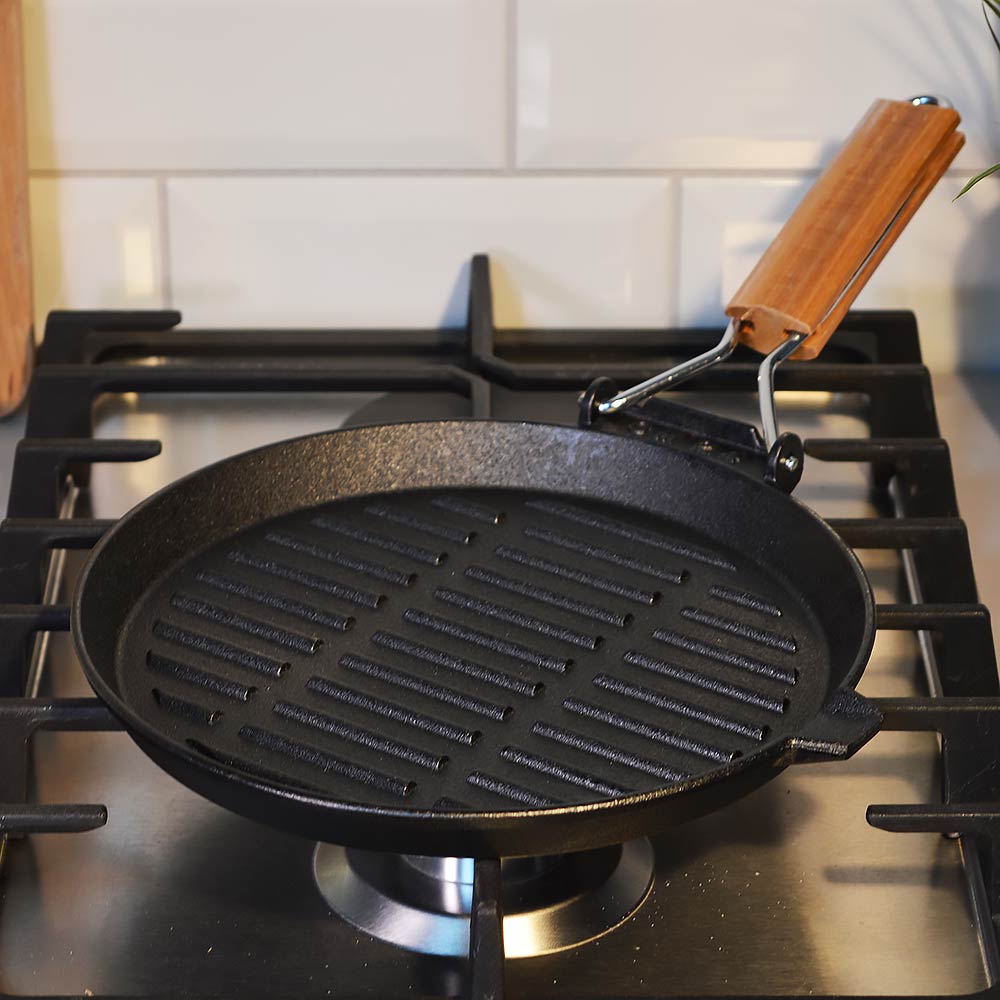 Сковорода гриль чугунная 24см с деревянной ручкой