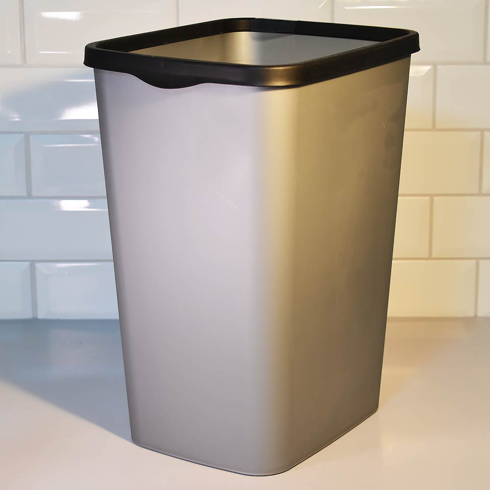 Ведро для мусора 20л с фиксатором