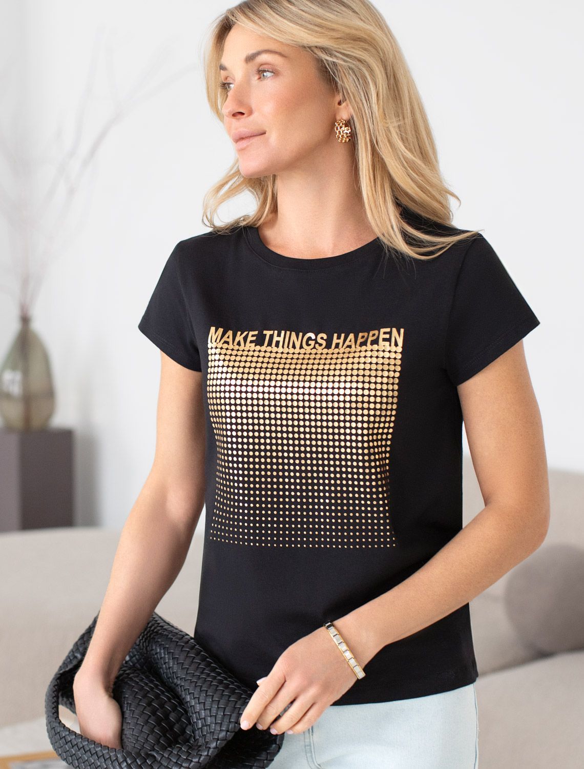 Нарядная футболка с блестящим принтом