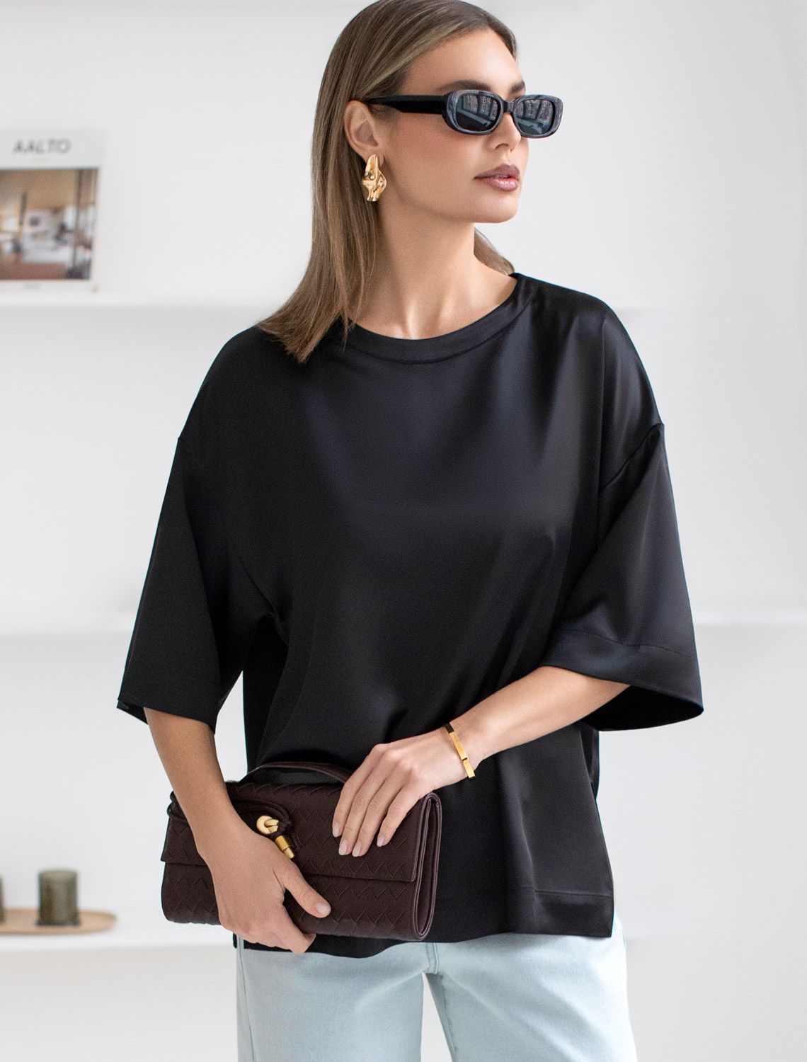 Блузка свободная из струящегося плотного сатина