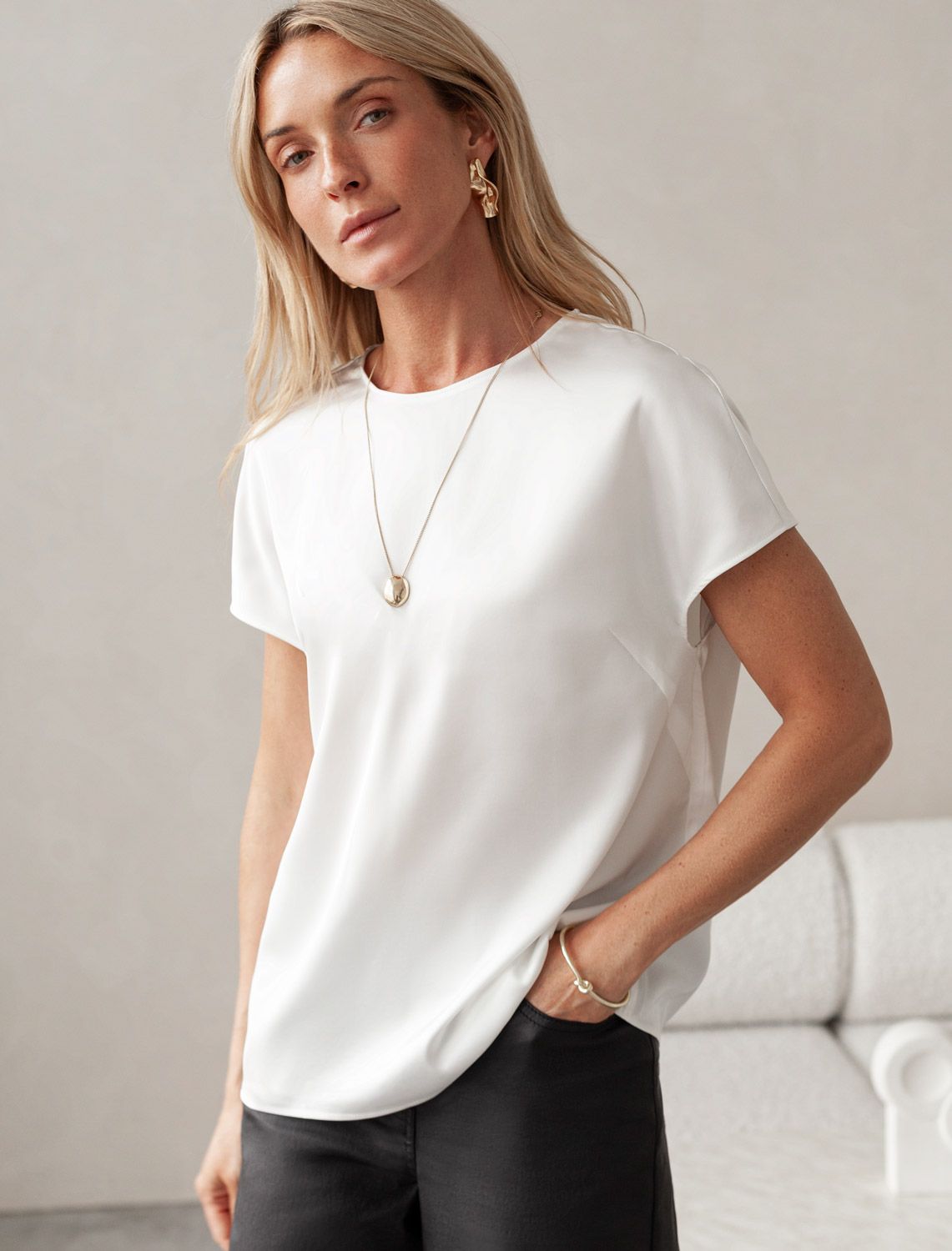 Блузка из сатина с коротким рукавом