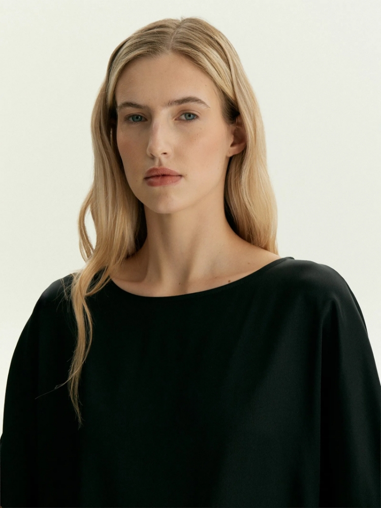 Блузка с коротким рукавом из вискозы ,
85% вискоза, 11% полиэстер, 4% эластан ,