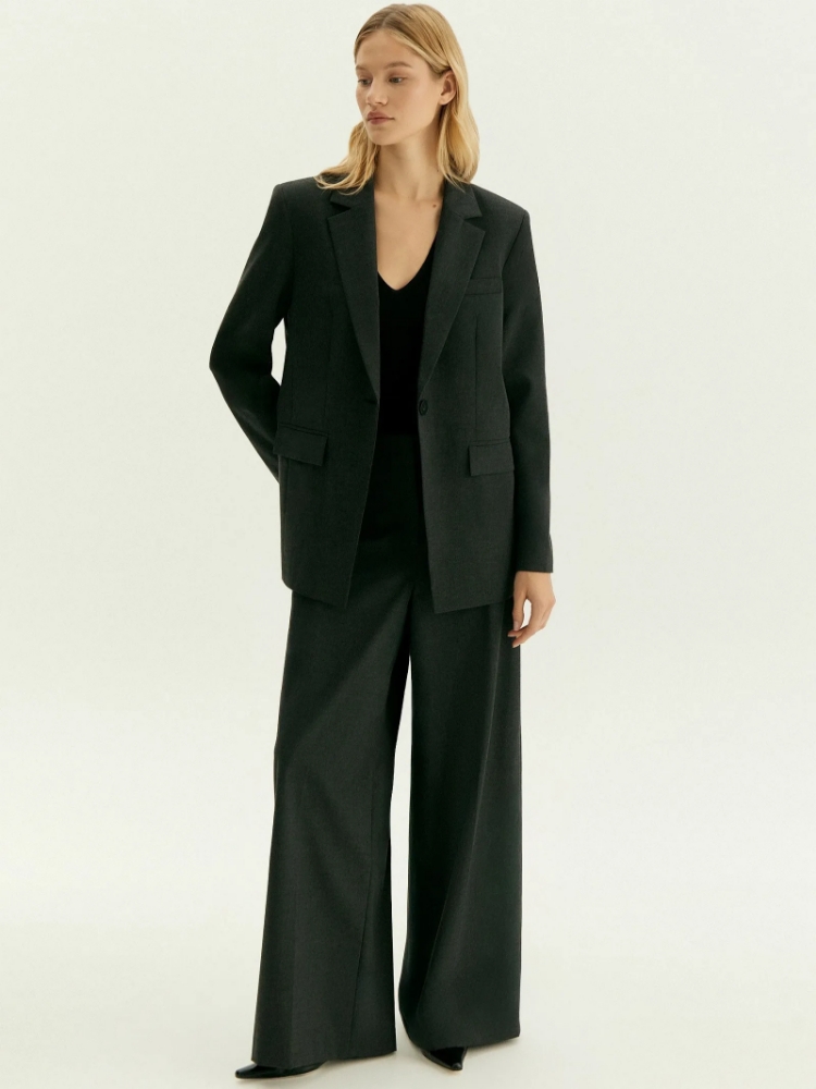 Брюки широкого кроя ,
69% полиэстер, 29% вискоза, 2% эластан ,