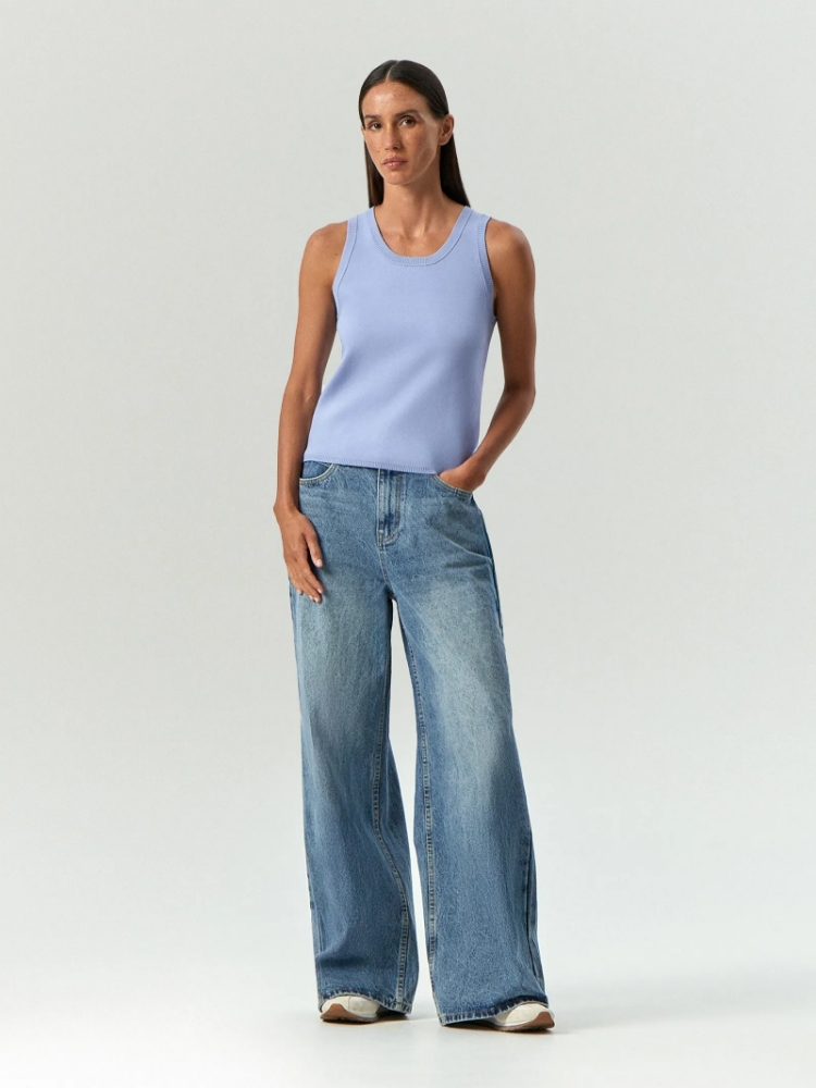 Трикотажный топ из вискозы ,
95% вискоза, 5% полиэстер ,