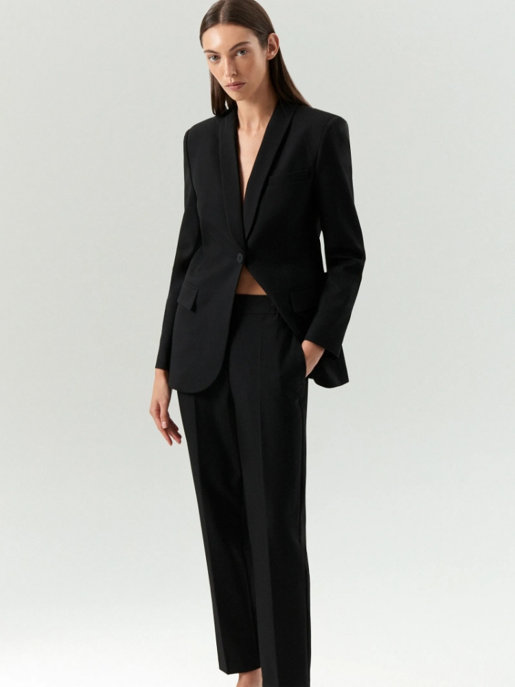 Брюки зауженного кроя с защипами ,
69% полиэстер, 29% вискоза, 2% эластан ,