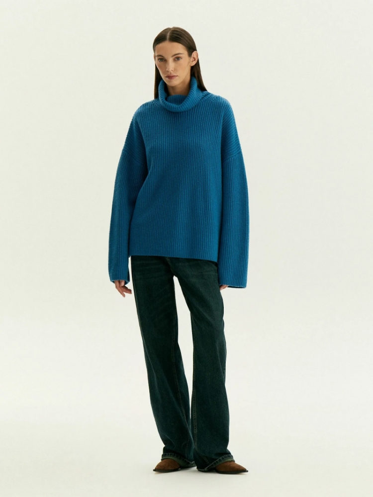 Свитер с высоким воротником из смесовой шерсти ,
70% шерсть, 30% нейлон ,