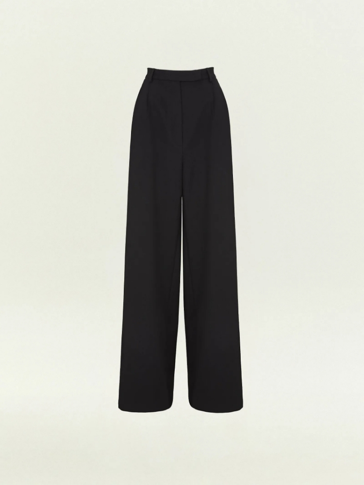 Брюки прямого кроя с защипами ,
69% полиэстер, 29% вискоза, 2% эластан ,