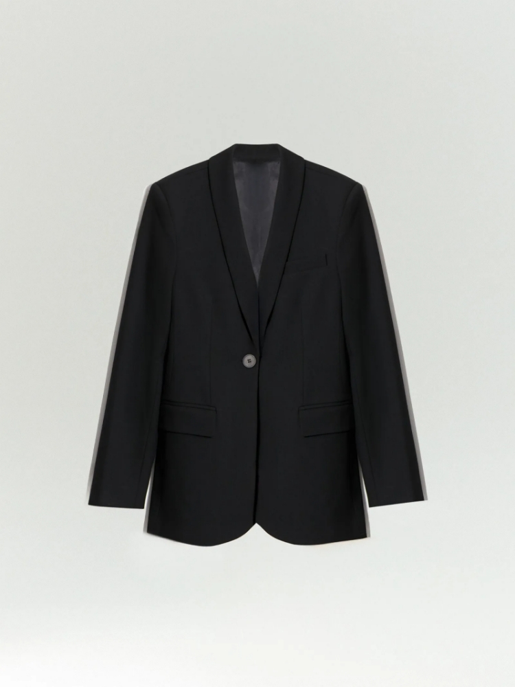 Однобортный жакет приталенного кроя ,
69% полиэстер, 29% вискоза, 2% эластан ,