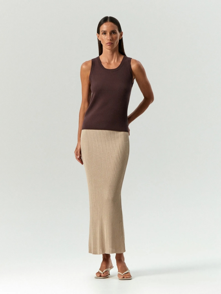 Трикотажный топ из вискозы ,
95% вискоза, 5% полиэстер ,