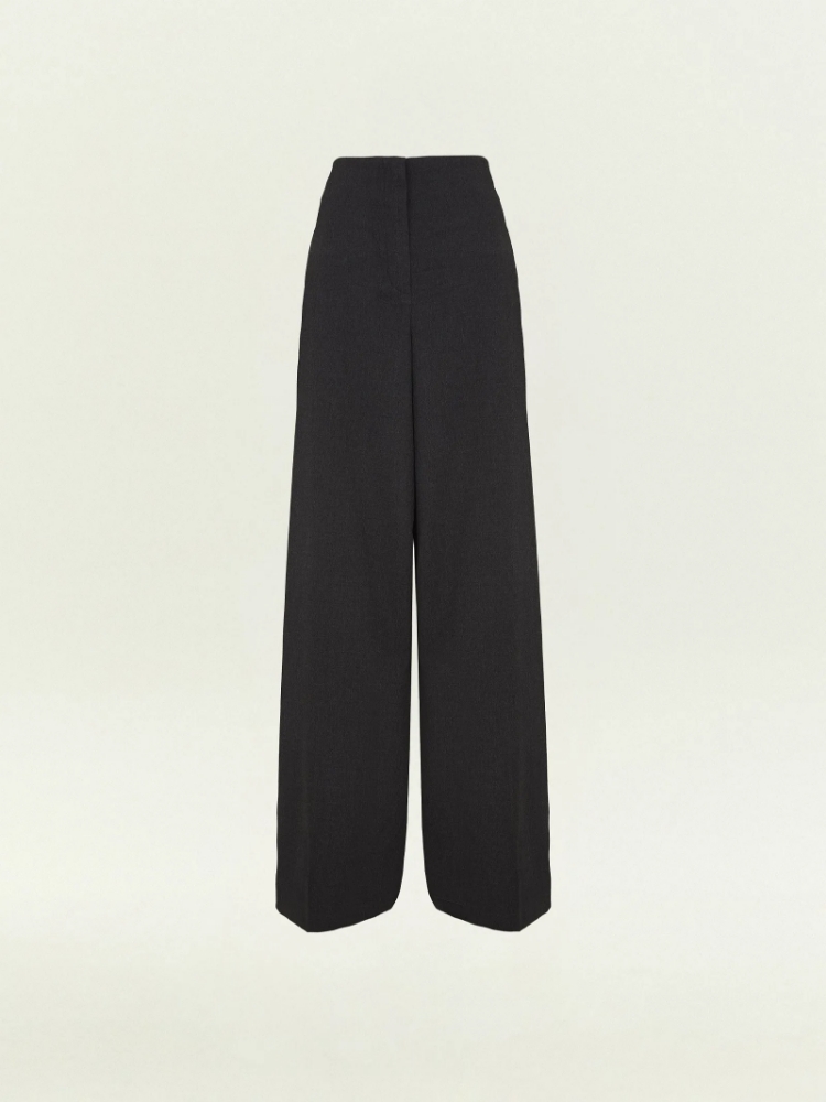 Брюки широкого кроя ,
69% полиэстер, 29% вискоза, 2% эластан ,