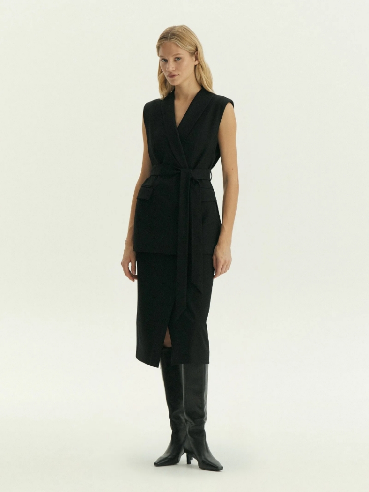 Жилет с поясом ,
69% полиэстер, 29% вискоза, 2% эластан ,