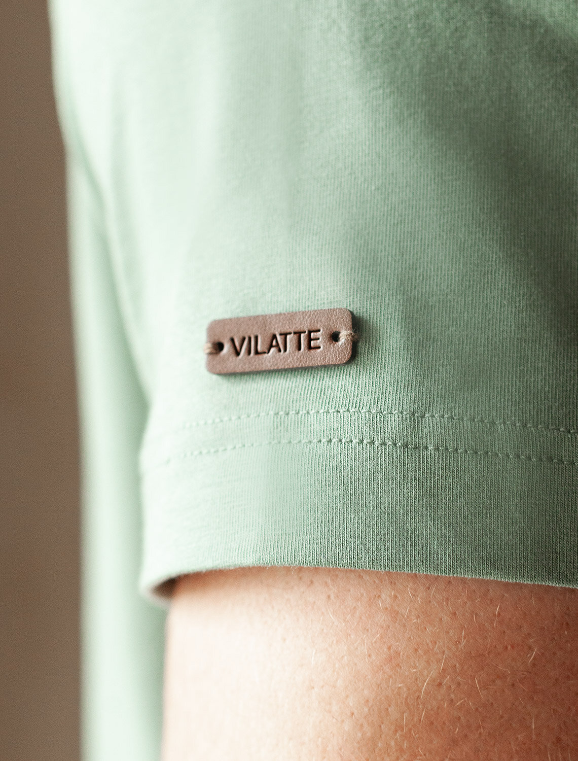 ст. цена1390руб.! VILATTE Футболка U49.045св.оливковый_shark