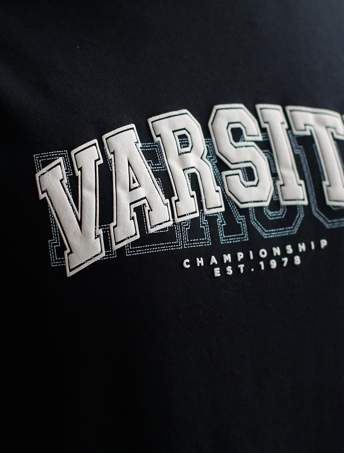 ст. цена1390руб.! VILATTE Футболка U49.026черный_varsity