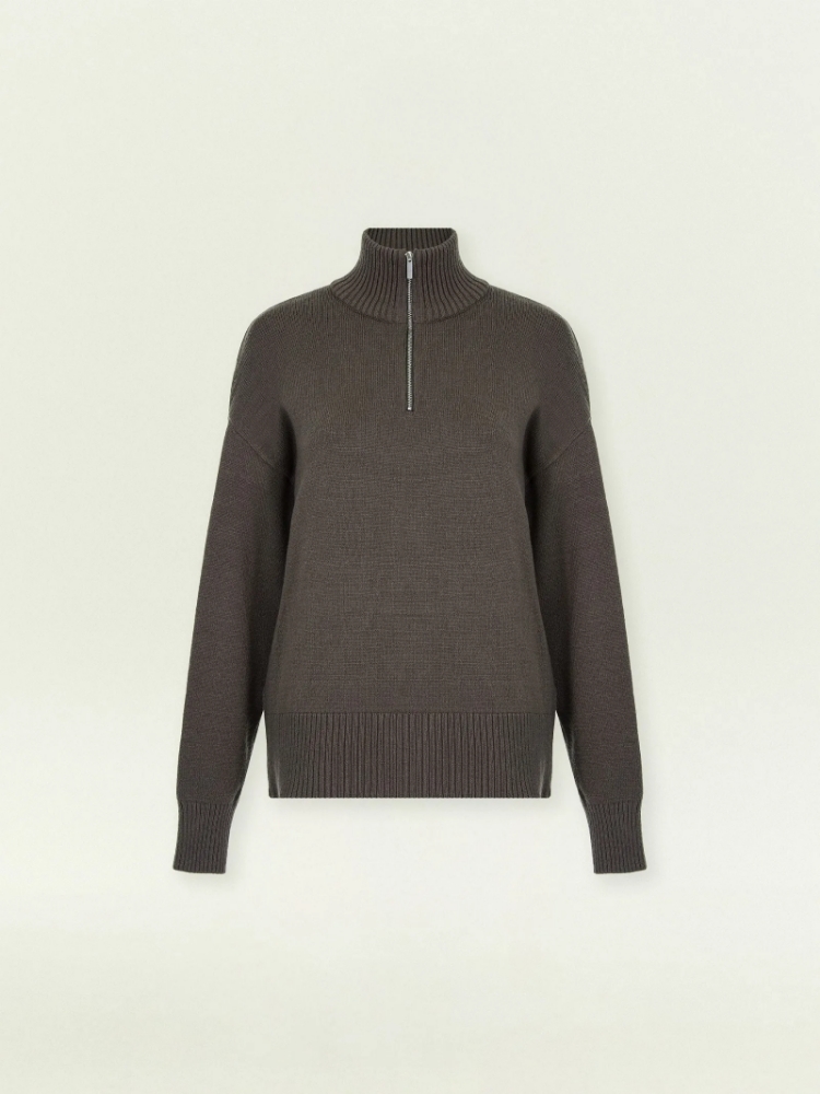 Свитер с воротником-стойкой ,
50% вискоза, 28% полиэстер, 22% нейлон ,